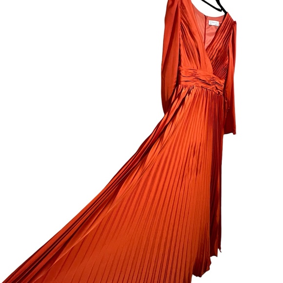 Leena for Mac Duggal satin gown. Size 6
Style # 26542 in Sunset color - Picture 6 of 7